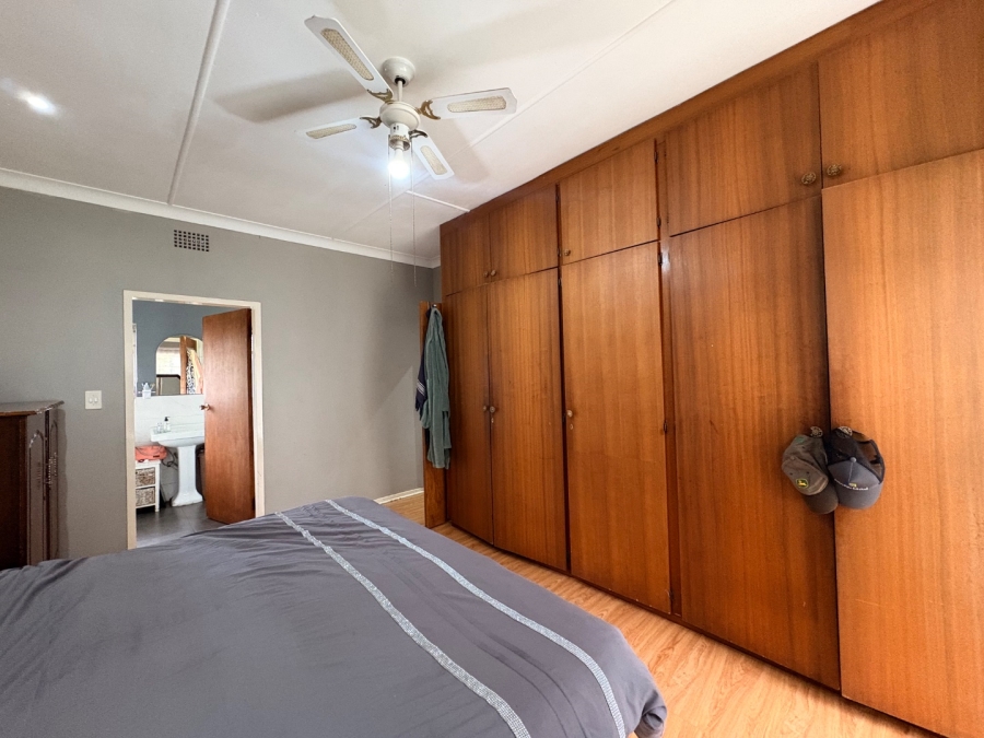 4 Bedroom Property for Sale in Flamwood North West